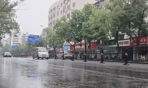 江西部分地區(qū)持續(xù)暴雨，明天雨帶南移減弱