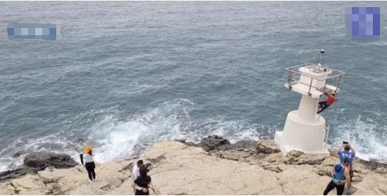 香港鴨脷洲旅游意外：海浪卷走女子，悲劇發(fā)生在危險之地