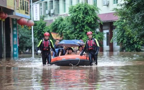 四川省多地暴雨襲擊，組織大規(guī)模避險轉(zhuǎn)移行動