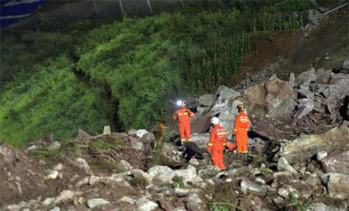 湖北宜昌山體滑坡事故：應急管理部緊急救援，多人受傷失聯(lián)