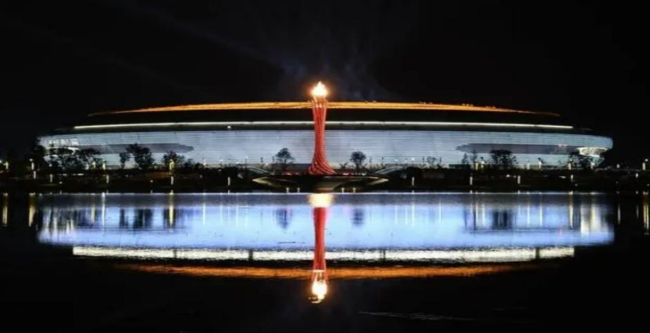 點燃“太陽神鳥”，成都大運會圣火點火儀式驚艷開幕