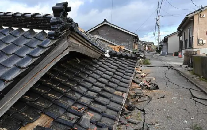 日本居民親眼目睹地震引發(fā)的地殼位移，震區(qū)移動(dòng)達(dá)1米